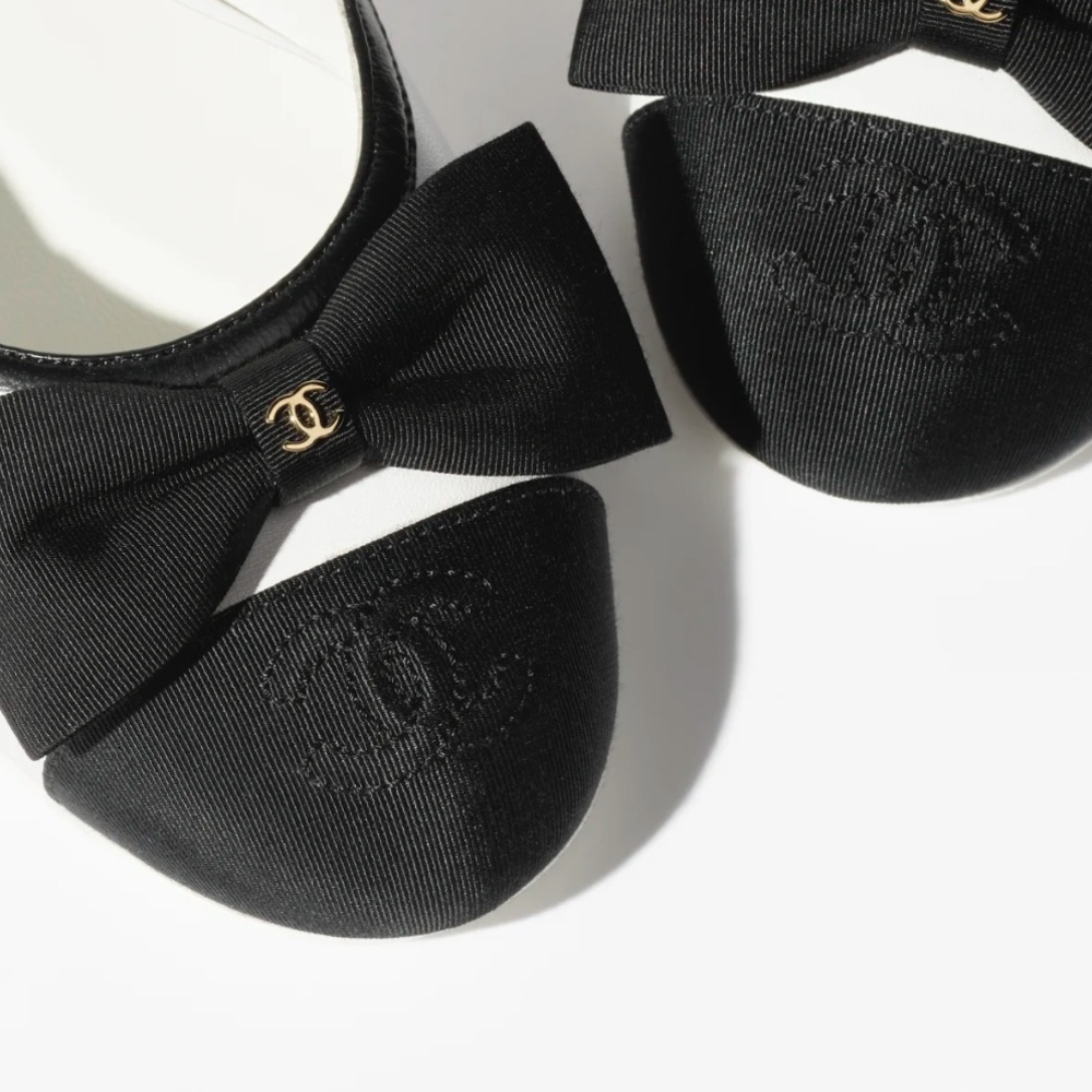 Chanel Slingback Ballet Flats Lambskin & Grosgrain White & Black 39 - Picture 4 of 16